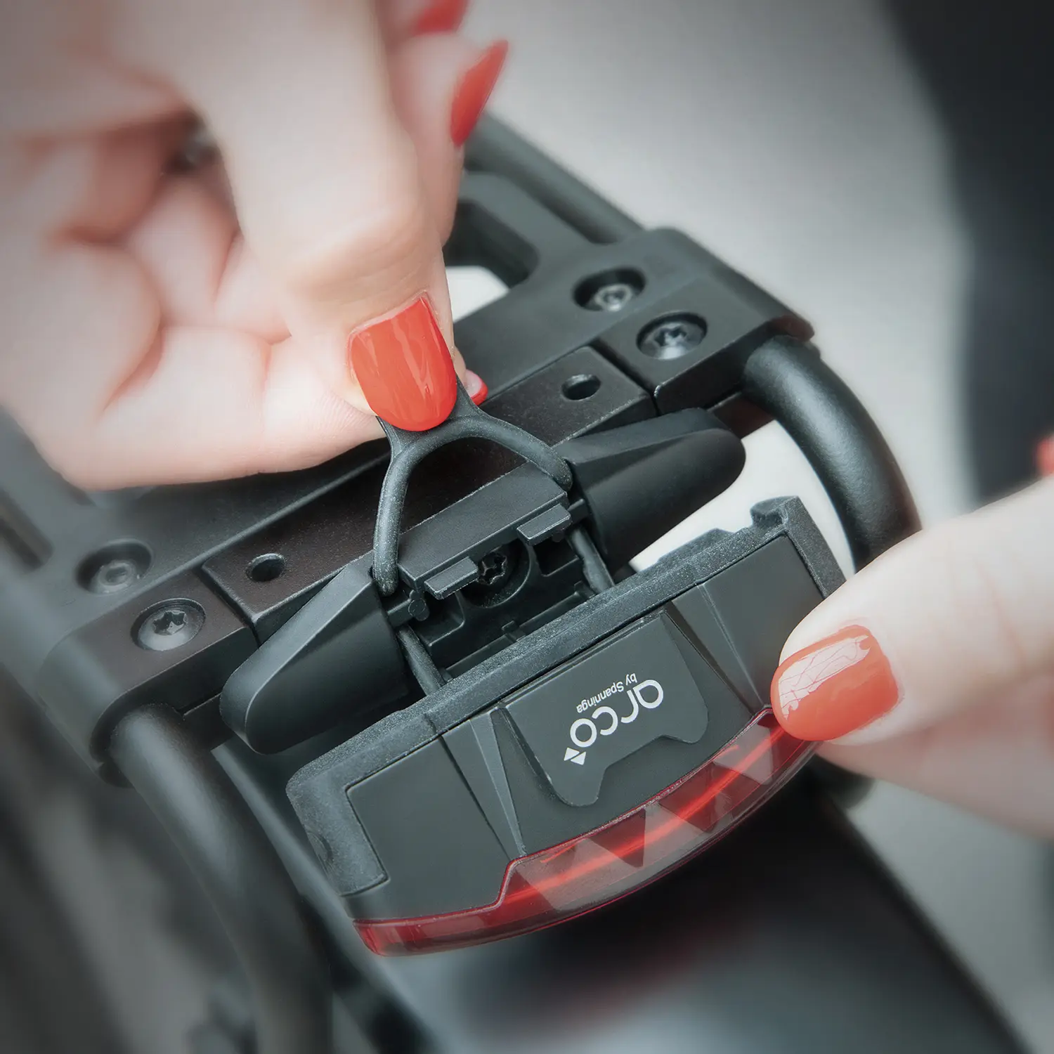 SKS Rücklicht zur Montage am Gepäckträger INFINITY UNIVERSAL SKS Rücklicht zur Montage am Gepäckträger INFINITY UNIVERSAL